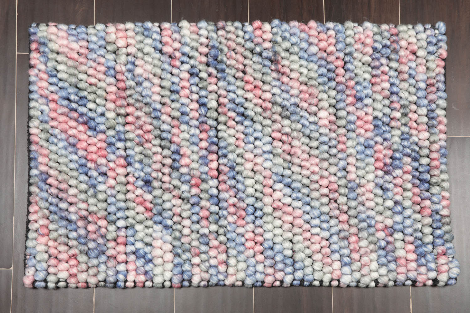 Multi-size Hand-Made Pink & Lilac Braided Polyester Mat – Soft Washable Stain-Resistant Secondary image